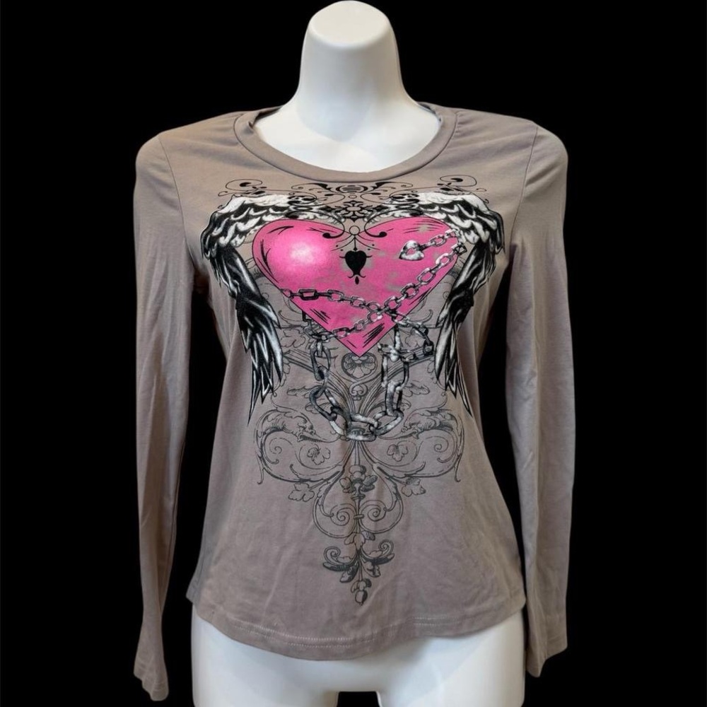 Vintage Gray Long Sleeve Tee with Pink Heart Graphic